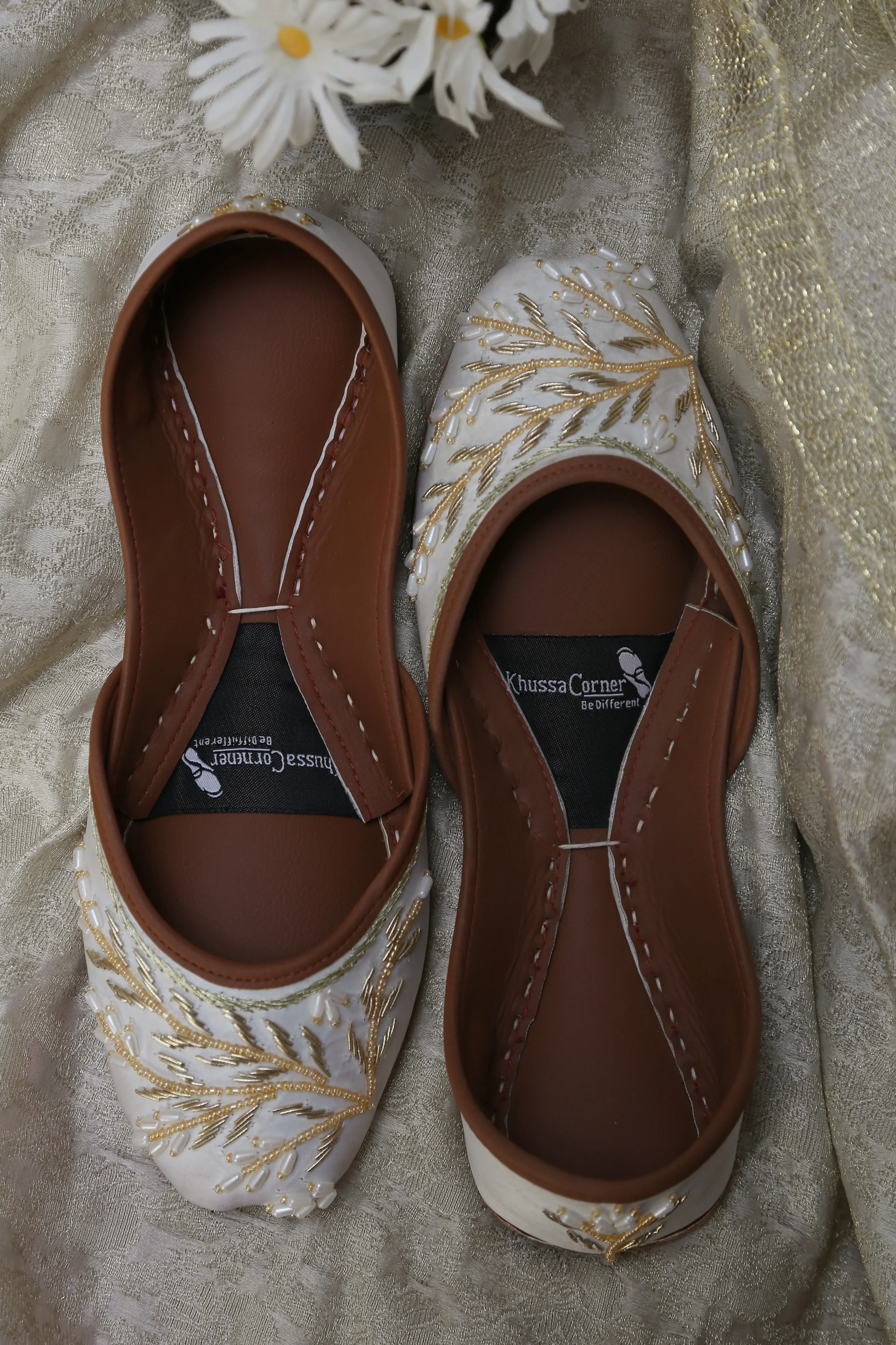 Aab-e-Gul Khussa (White) - Image 3