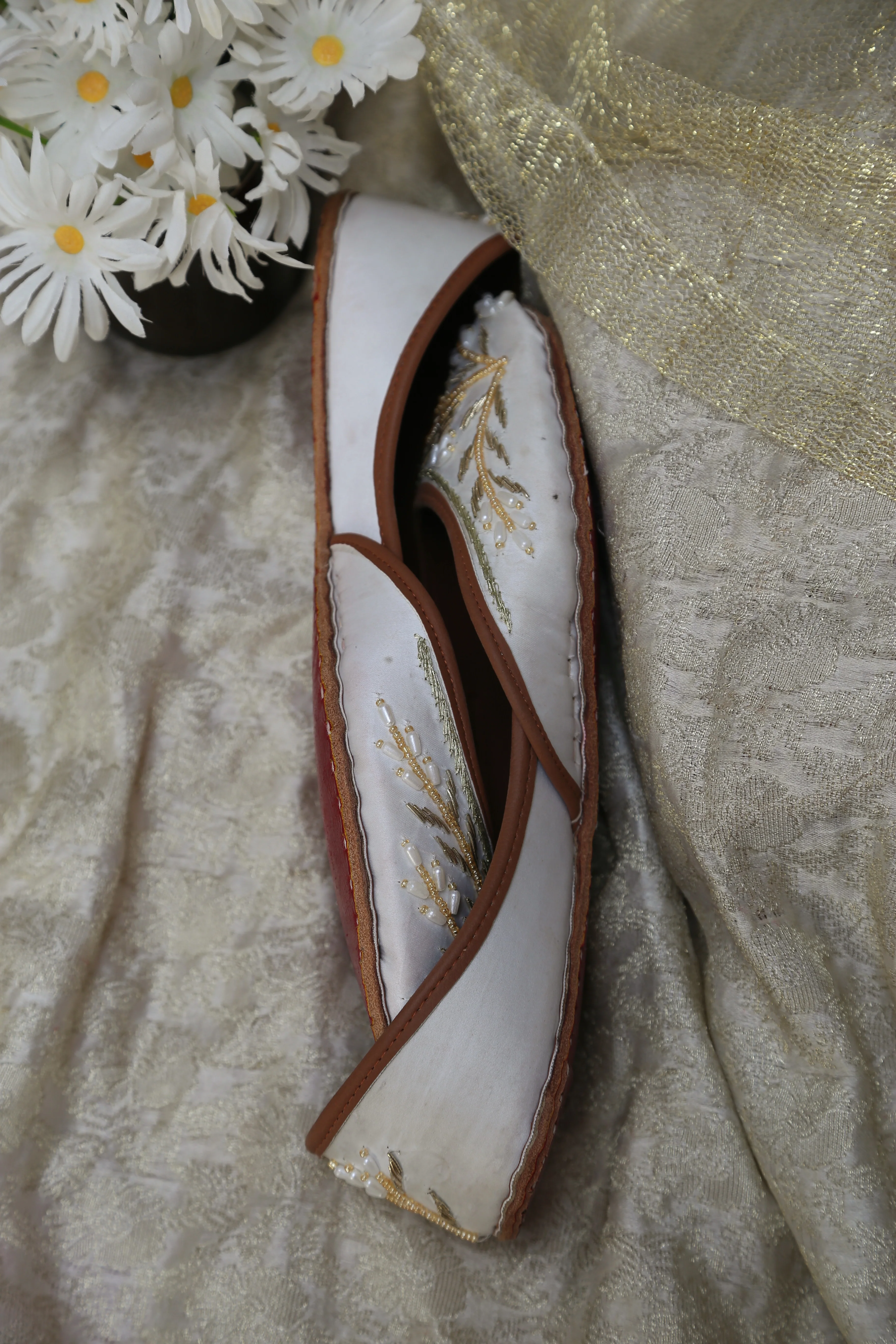 Aab-e-Gul Khussa (White) - Image 5