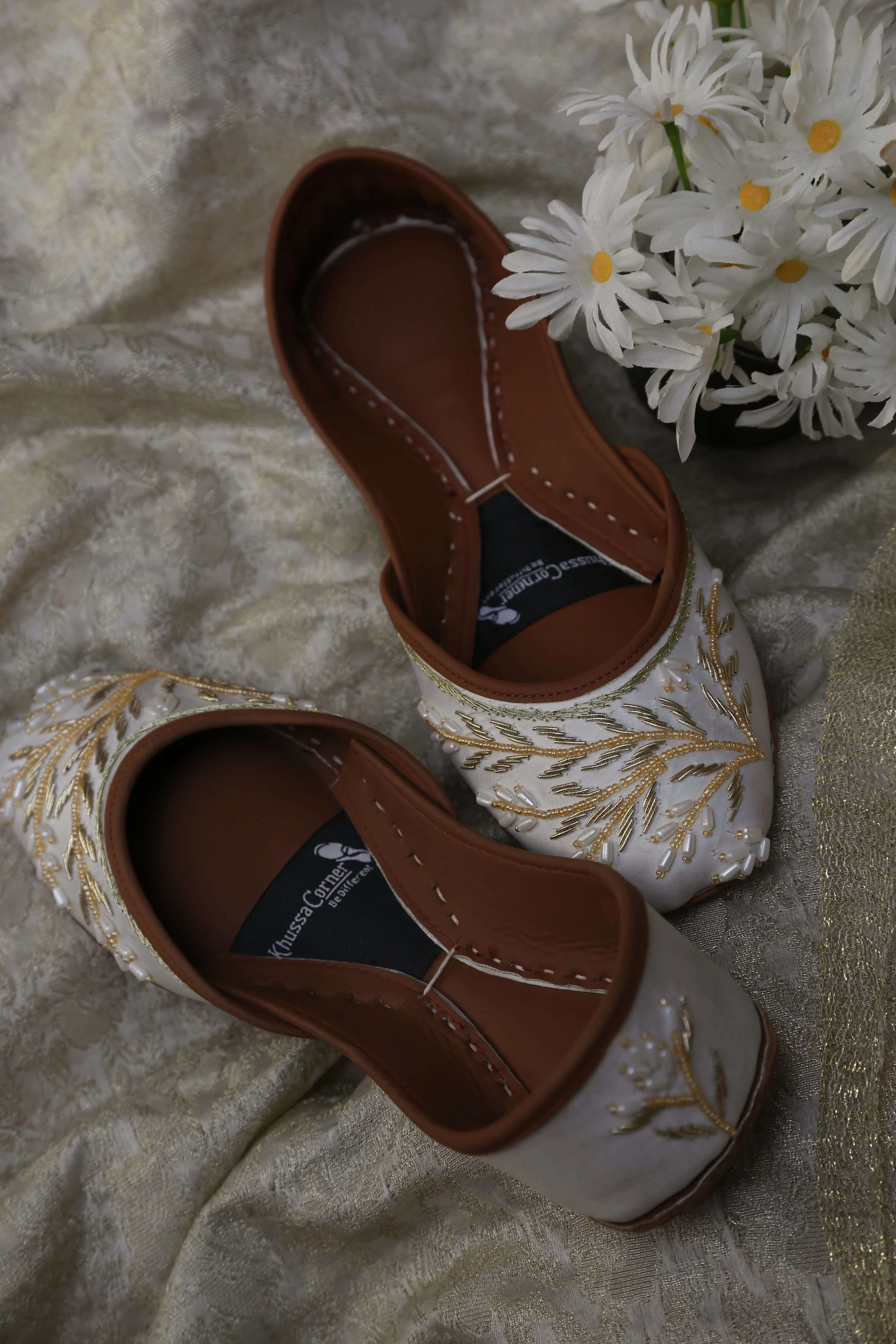 Aab-e-Gul Khussa (White) - Image 7