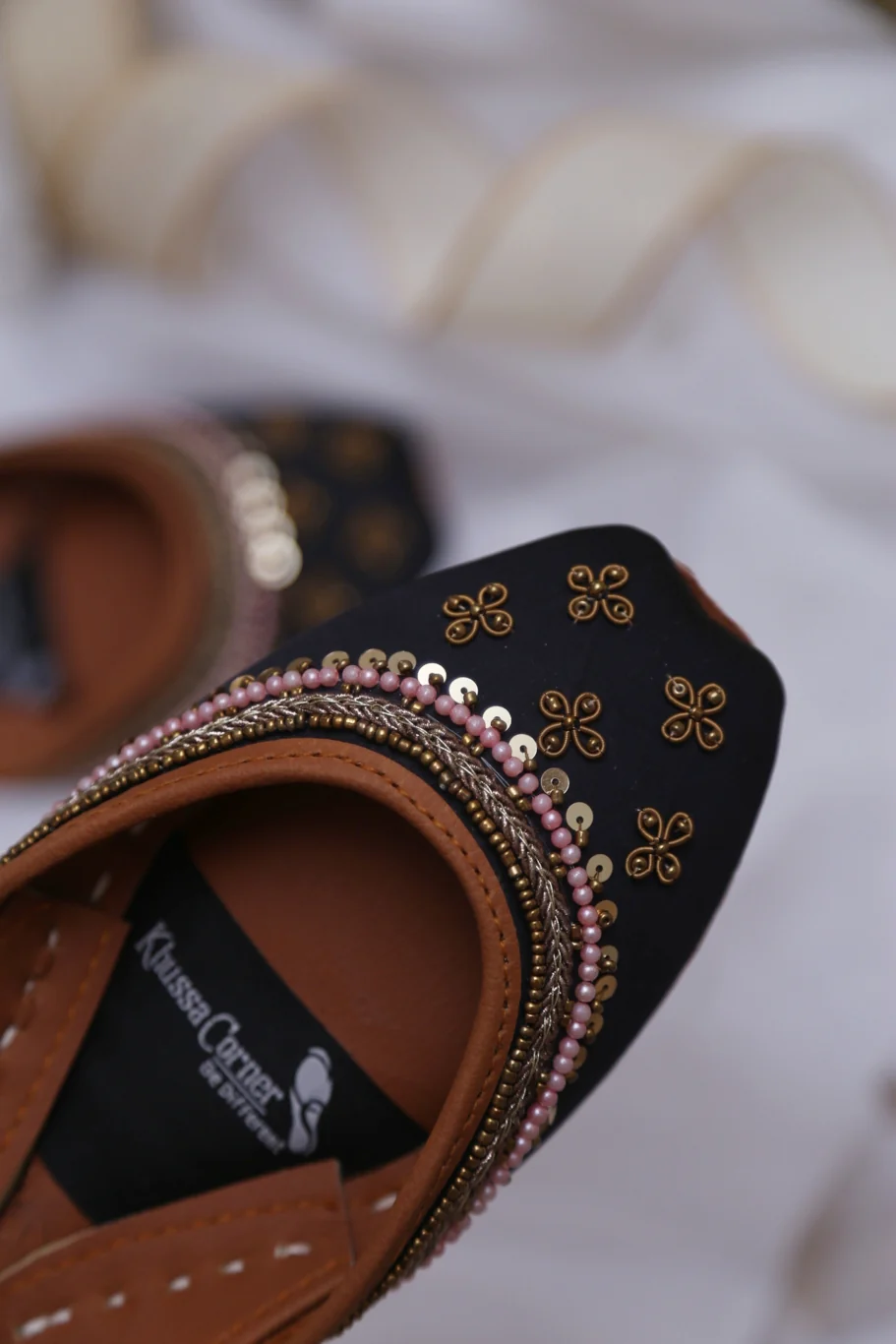 Black work khussa - Image 3