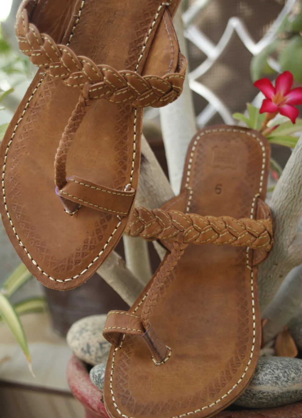 Brown Lotus kolapuri - Image 3