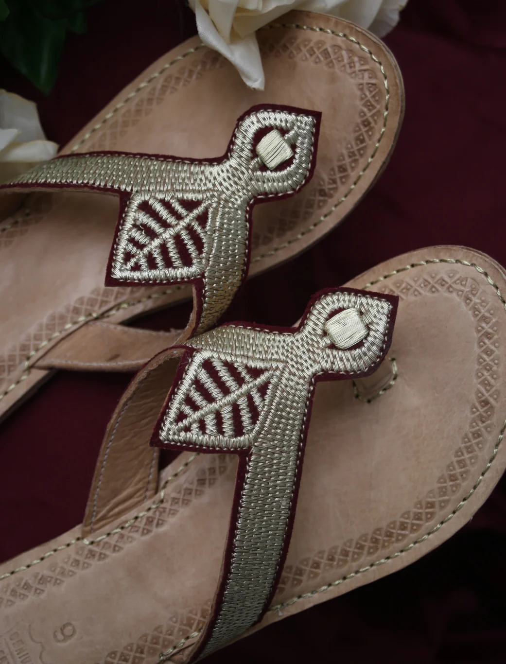 Maroon Taj Kolapuri - Image 5