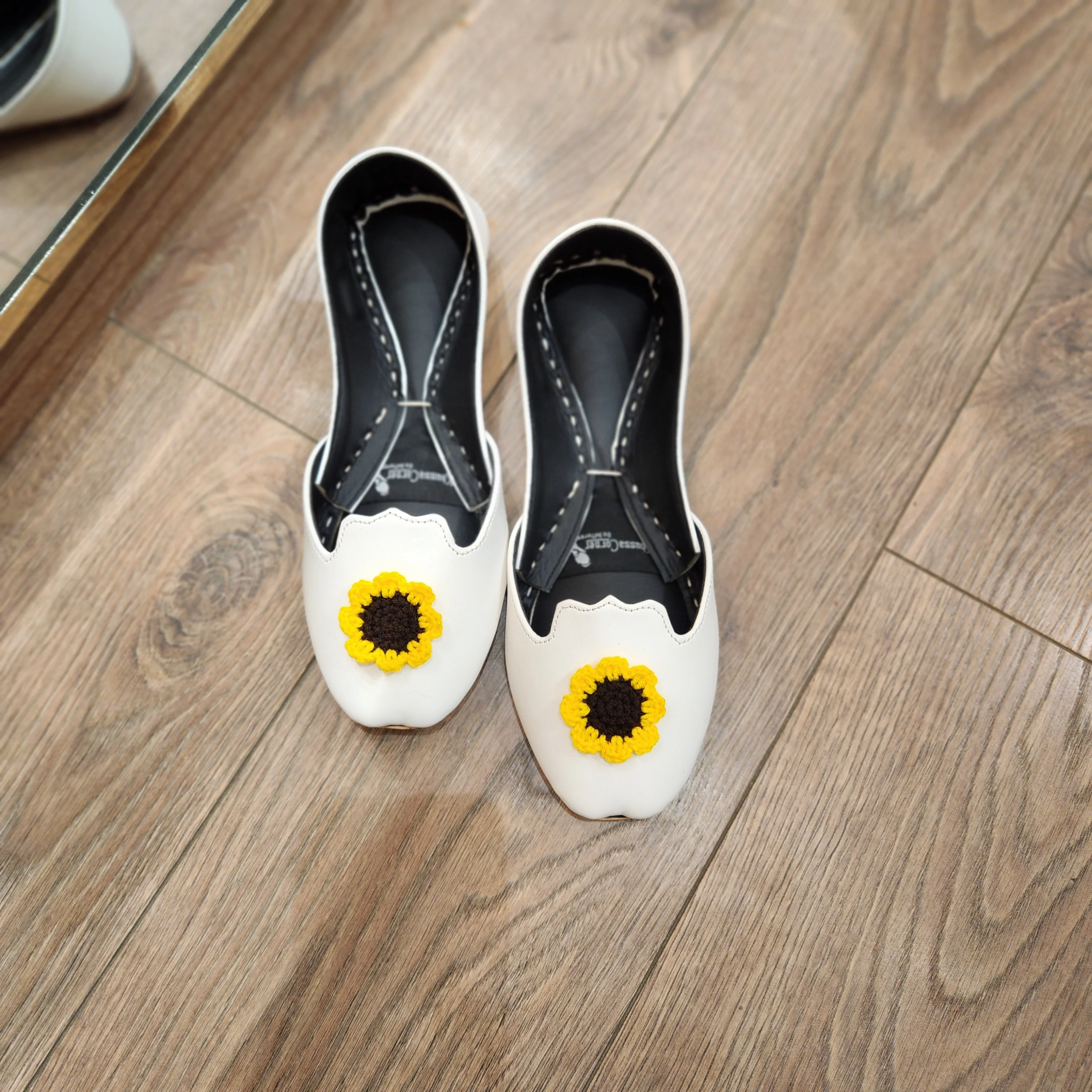 Sunflower Crochet Khussa - Image 3